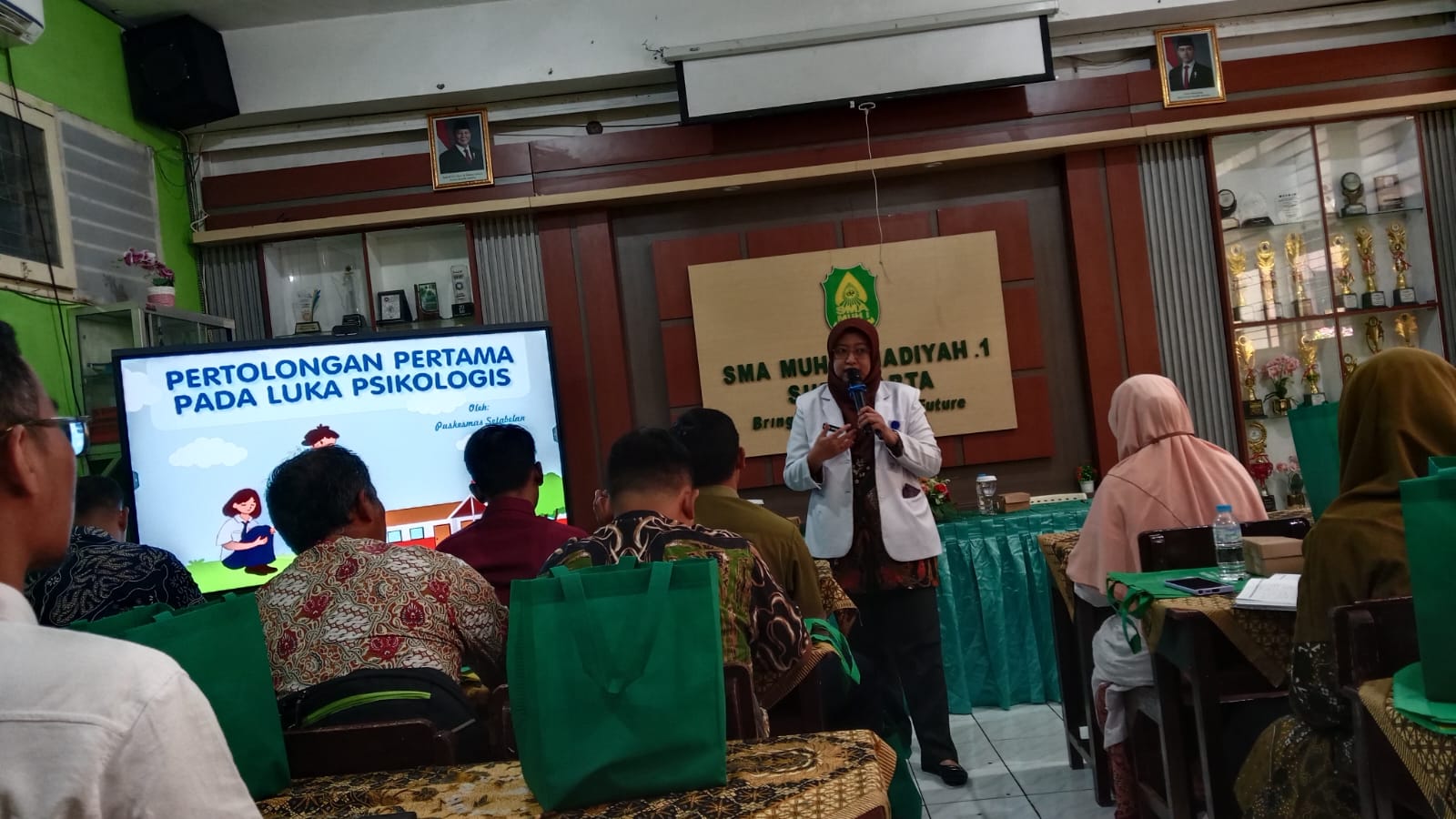 seminar-guru-bk
